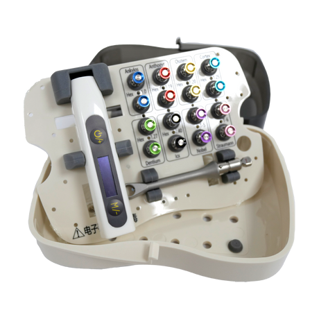 Kit de 16 tournevis universels avec clé dynamométrique pour implants dentaires représente l'outil ultime pour un contrôle précis et une connexion efficace. Grâce à ses poignées électroniques et à son tournevis rapide, cette clé vous permet de réaliser une connexion pratique en un temps record.