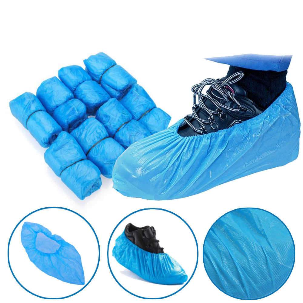 Par sachet de 100 pièces Taille unique   Sur-chaussure non stérile pour éviter la propagation de germes et de bactéries  Ces 100 sur-chaussures JET bleues s'enfilent facilement par-dessus n'importe quelle paire de chaussures.  Cette protection des pieds permet de protéger le sol des bactéries pouvant être ramenés de l'extérieur. De plus, elles protègent les chaussures d'éventuelles projections ou salissures.  Composées de polyéthylène, elles sont très fines et très bonnes.
