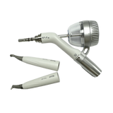 Le polisseur d'air dentaire AP-P Woodpecker offre une solution complète pour l'élimination du biofilm aussi bien supragingival que subgingival, ainsi que pour le traitement parodontal. Son design novateur à trois sections facilite le chargement, le déchargement, le nettoyage et l'entretien, offrant une expérience utilisateur pratique et hygiénique.