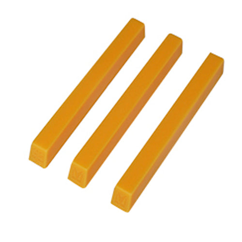 Bourrelets de cire droits, mous, orange-opaque ou cire de surélévation.  Bourrelets en cire, préformés et droits avec gorge de positionnement sur la crête ce qui permet une fixation aisée. Disponible en trois duretés, quatre couleurs, préformés pour les prothèses complètes, droits pour les prothèses partielles. Les bourrelets en cire sont livrables avec ou sans oxyde. Ceux avec oxyde ont des couleurs très opaques ce qui facilite considérablement le jugement optique.
